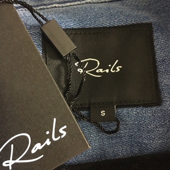 Rails Smith Embroidered Sleeve Button Chambray Shirt Size Small New - Picture 9 of 15